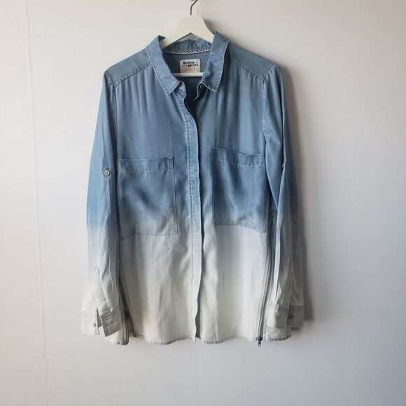 Anthropologie Tops - Anthropologie Holding Horses Ombre Chambray side Zipper Top size 6